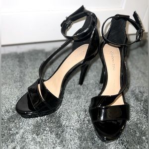 Gianni Bini black platform heels. Excellent condition, never worn size 6.5M